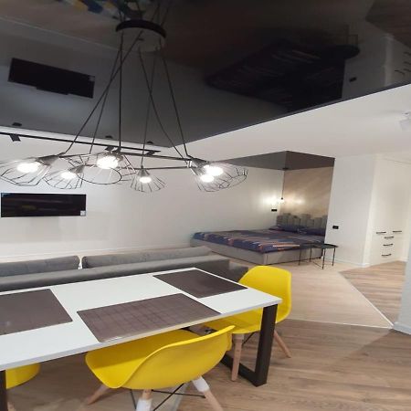 New Lux Apartment 2020 Kharkiv Eksteriør bilde