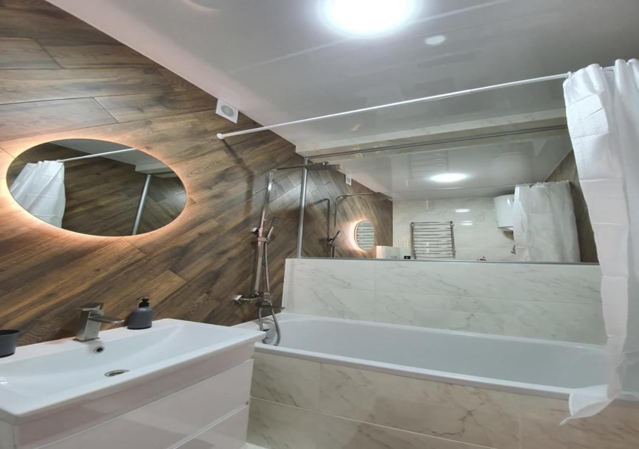 New Lux Apartment 2020 Kharkiv Eksteriør bilde