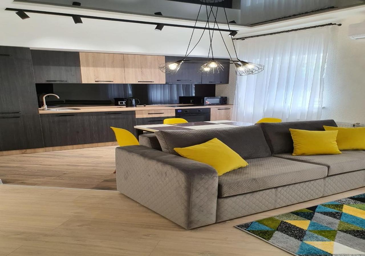 New Lux Apartment 2020 Kharkiv Eksteriør bilde