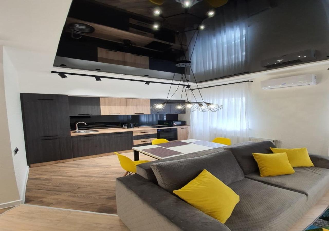 New Lux Apartment 2020 Kharkiv Eksteriør bilde